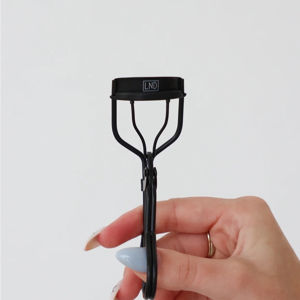 Black Eyelash Curler